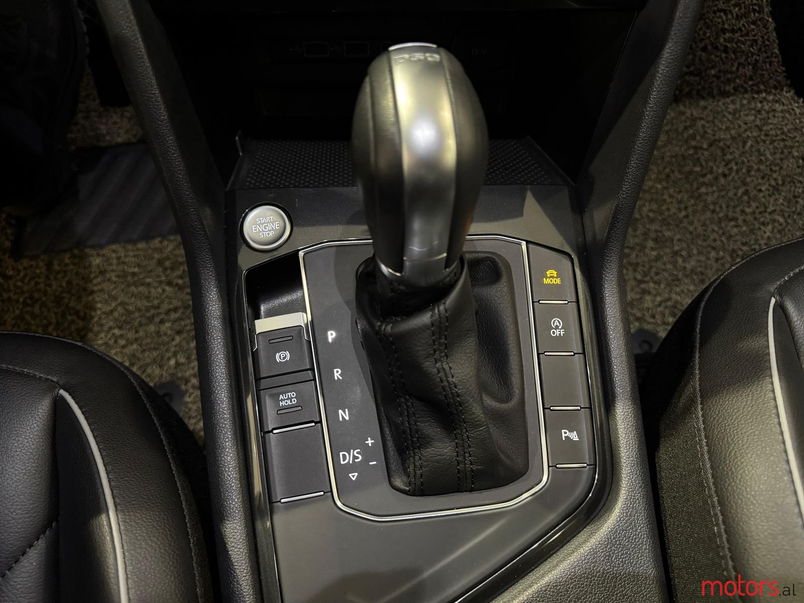 2018' Volkswagen Tiguan photo #5