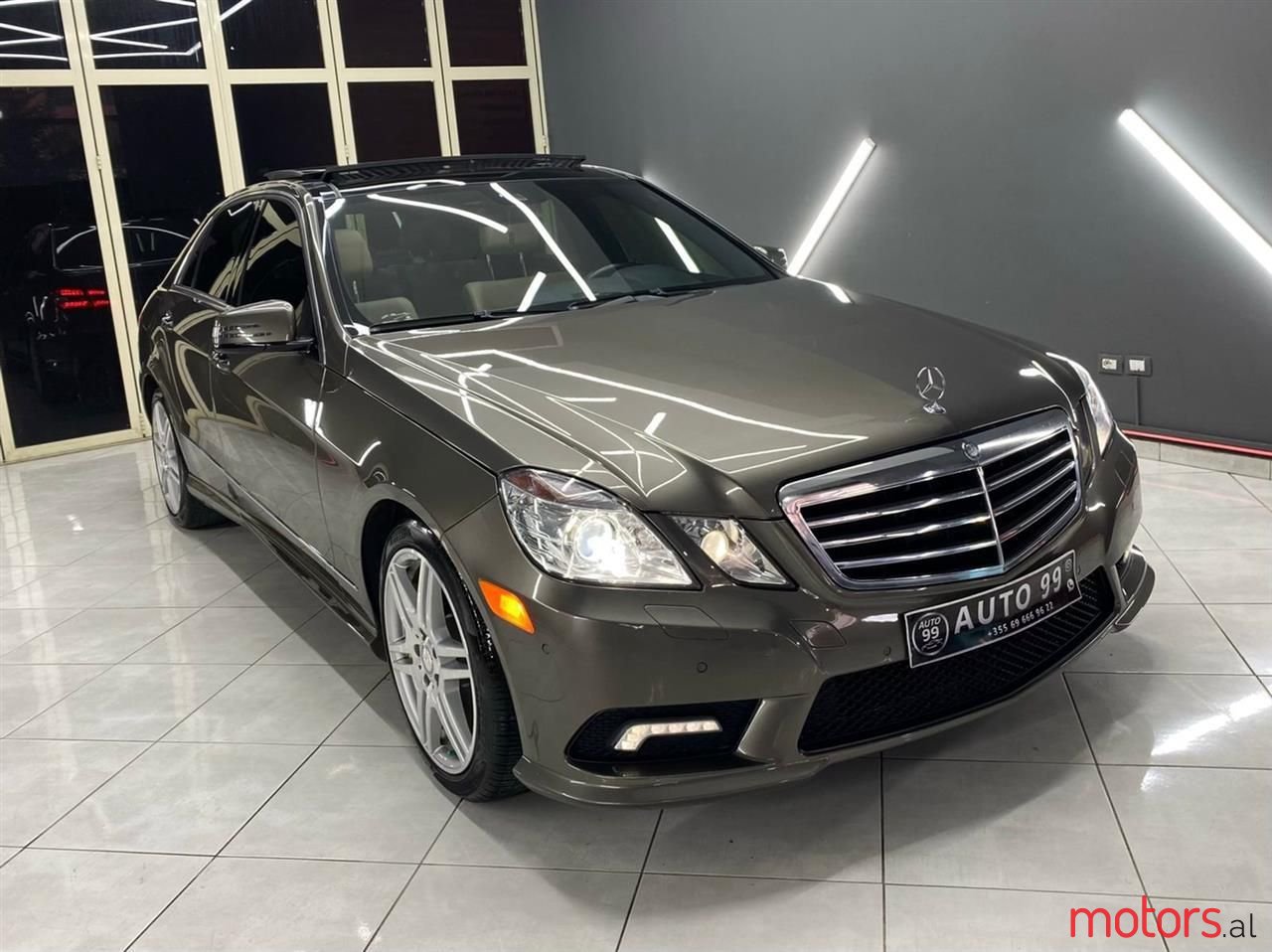 2010' Mercedes-Benz E 350 photo #3