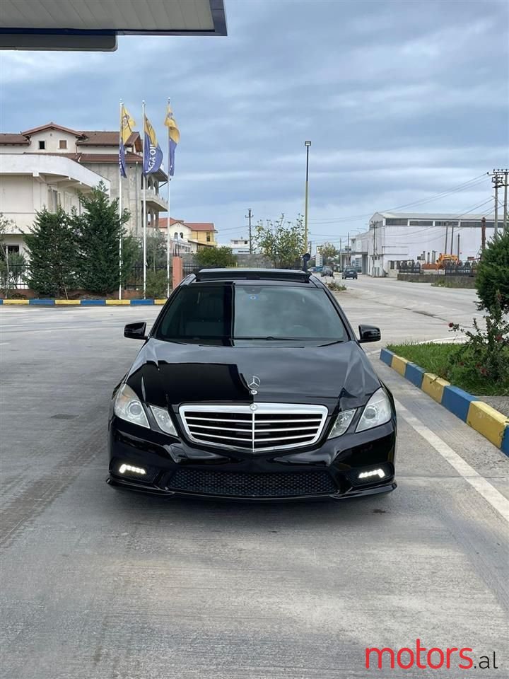 2012' Mercedes-Benz E 350 photo #6