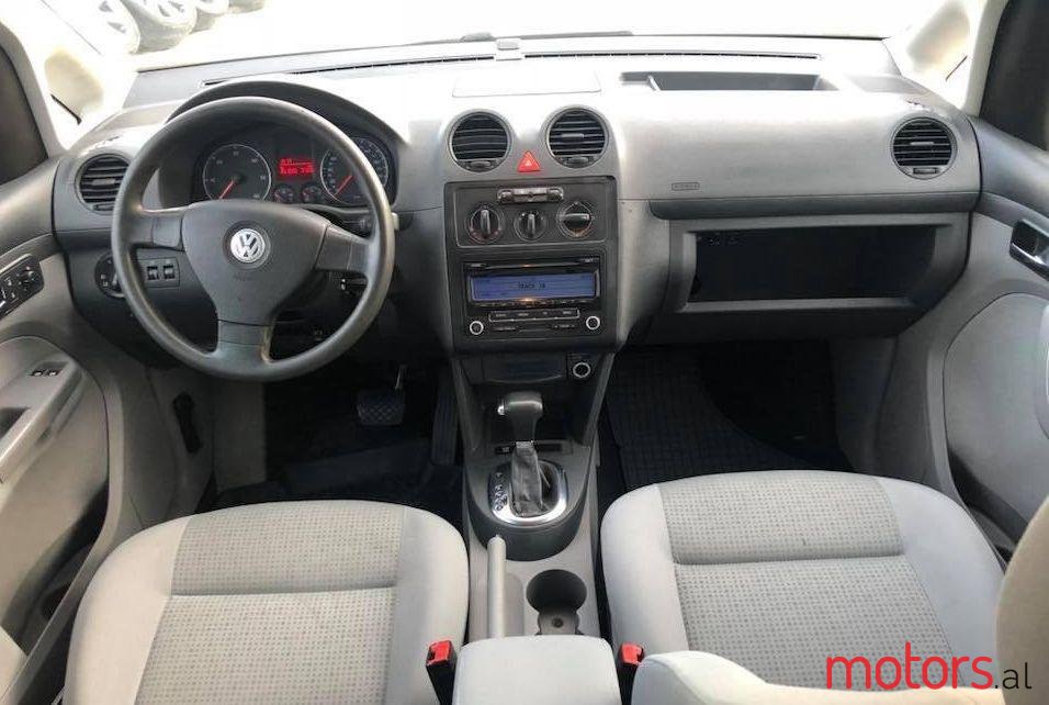 2010' Volkswagen Caddy photo #2