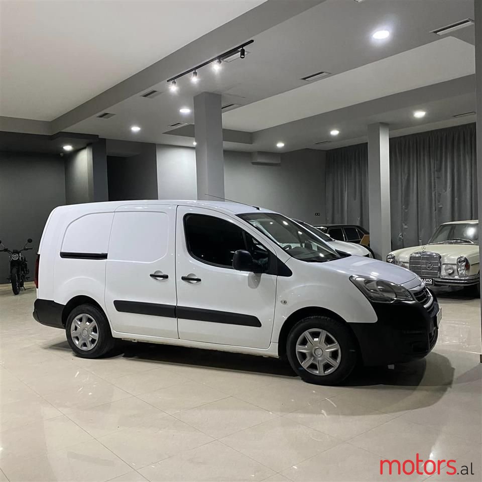 2017' Peugeot Partner photo #5