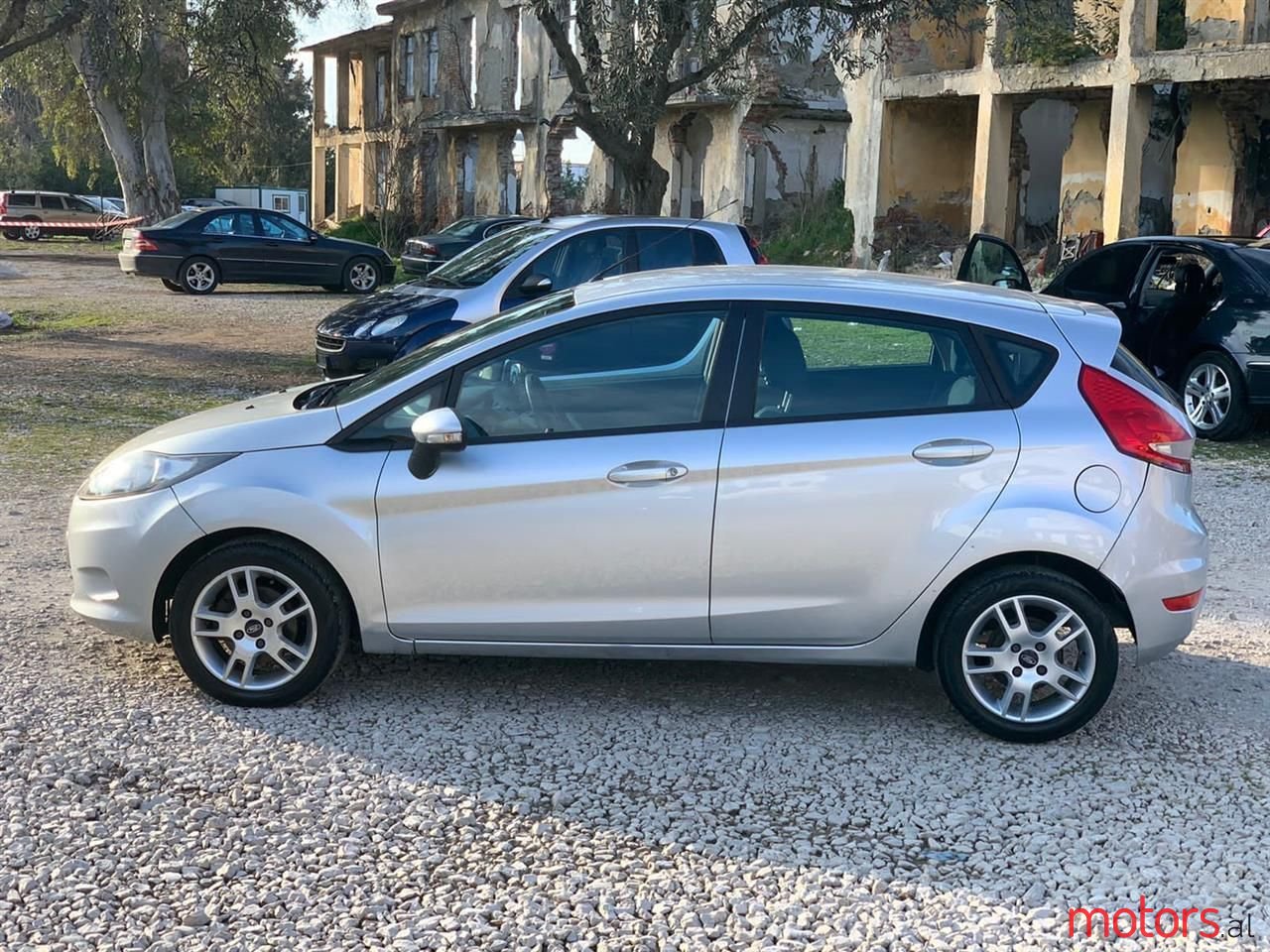 2011' Ford Fiesta photo #2