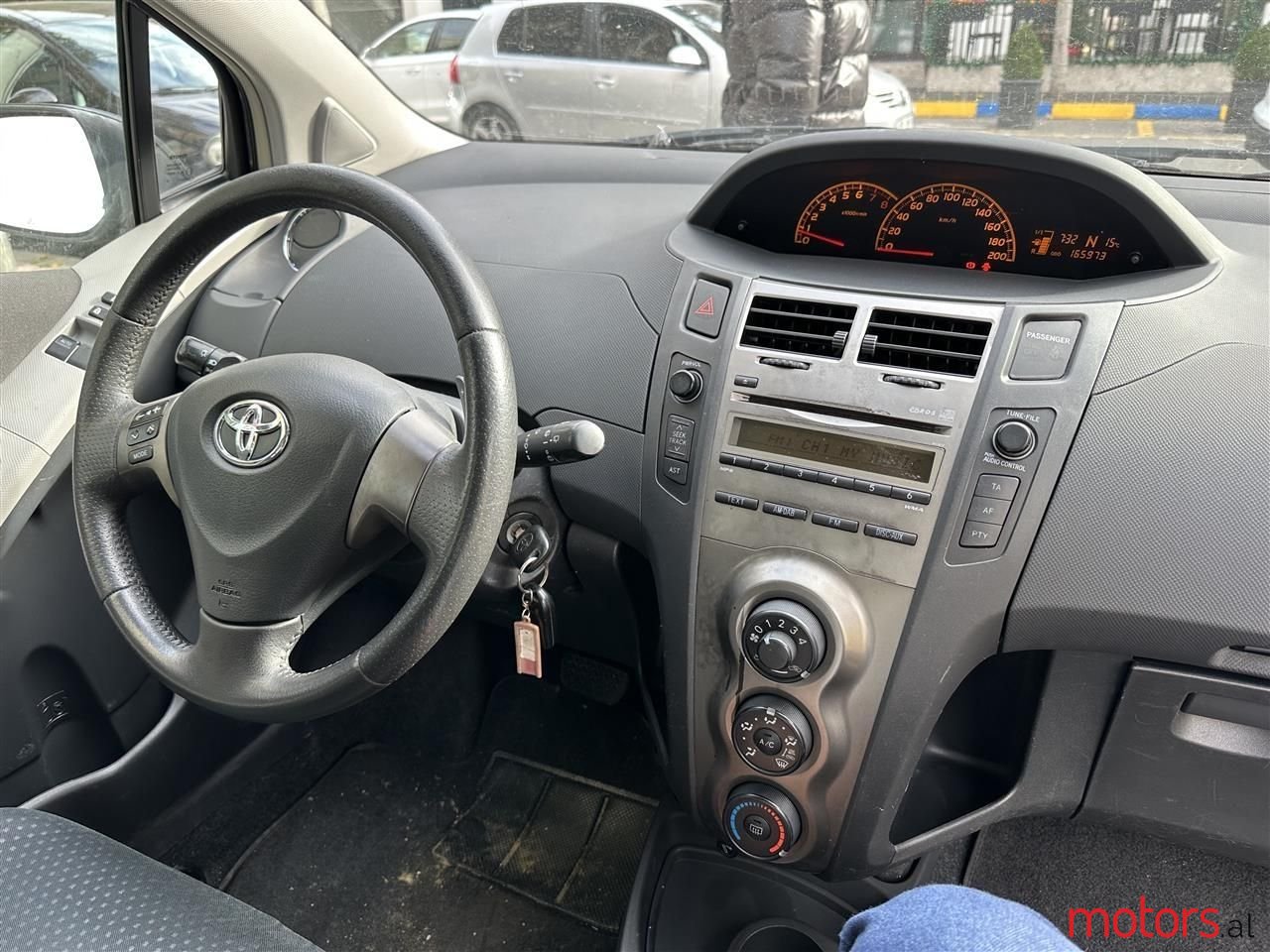 2009' Toyota Yaris photo #2