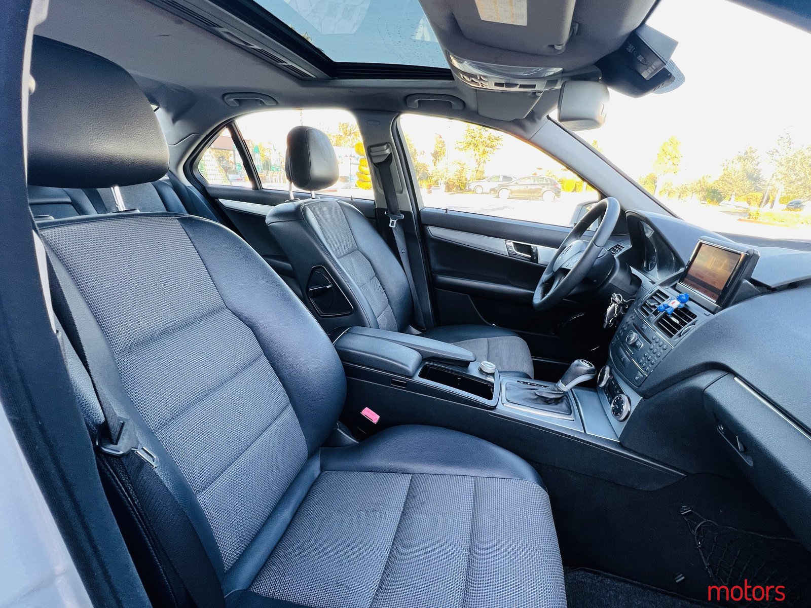 2010' Mercedes-Benz C 200 photo #5