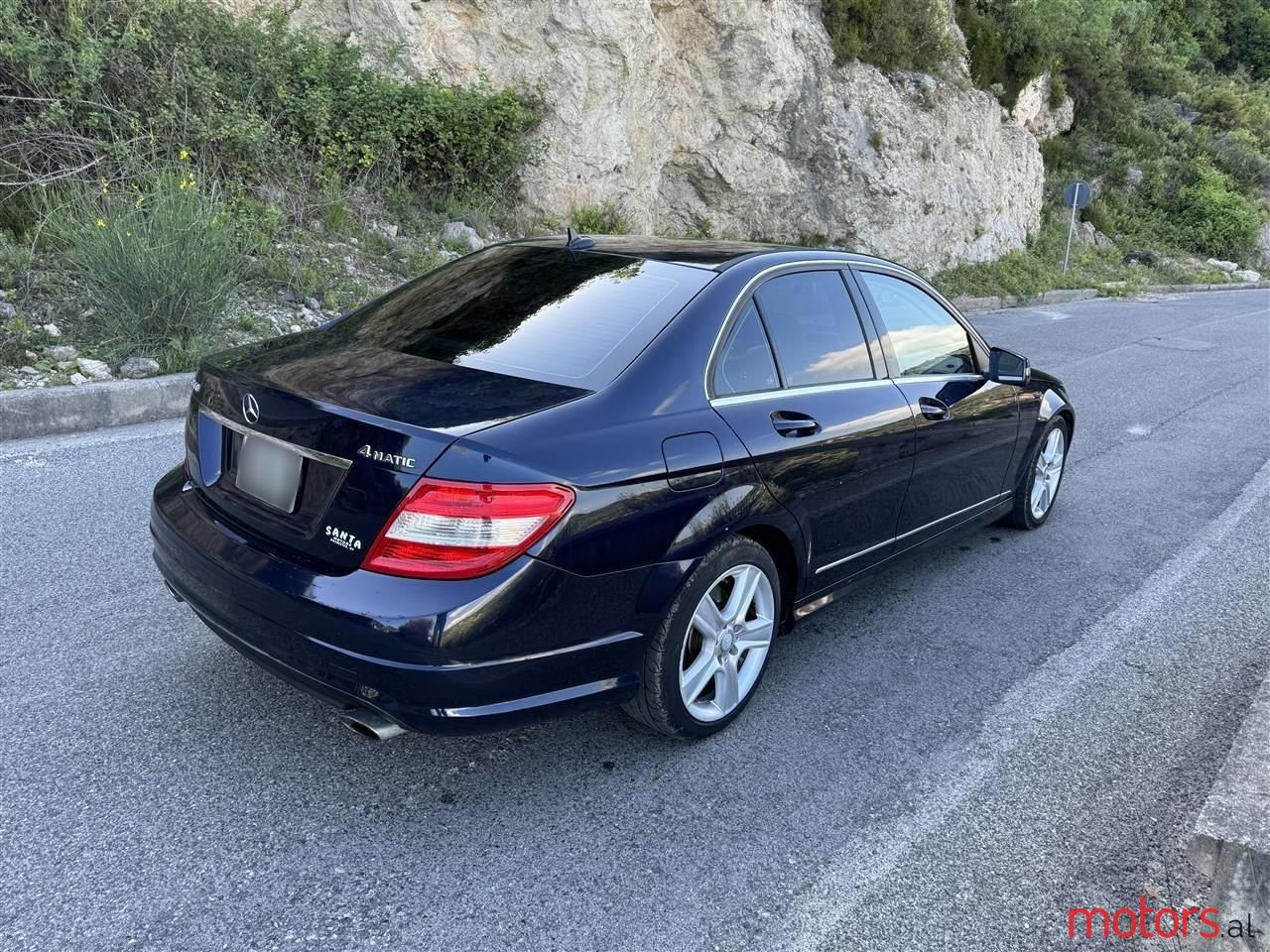 2011' Mercedes-Benz C 300 photo #2