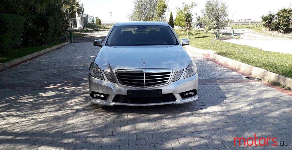 2010' Mercedes-Benz E 220 photo #3