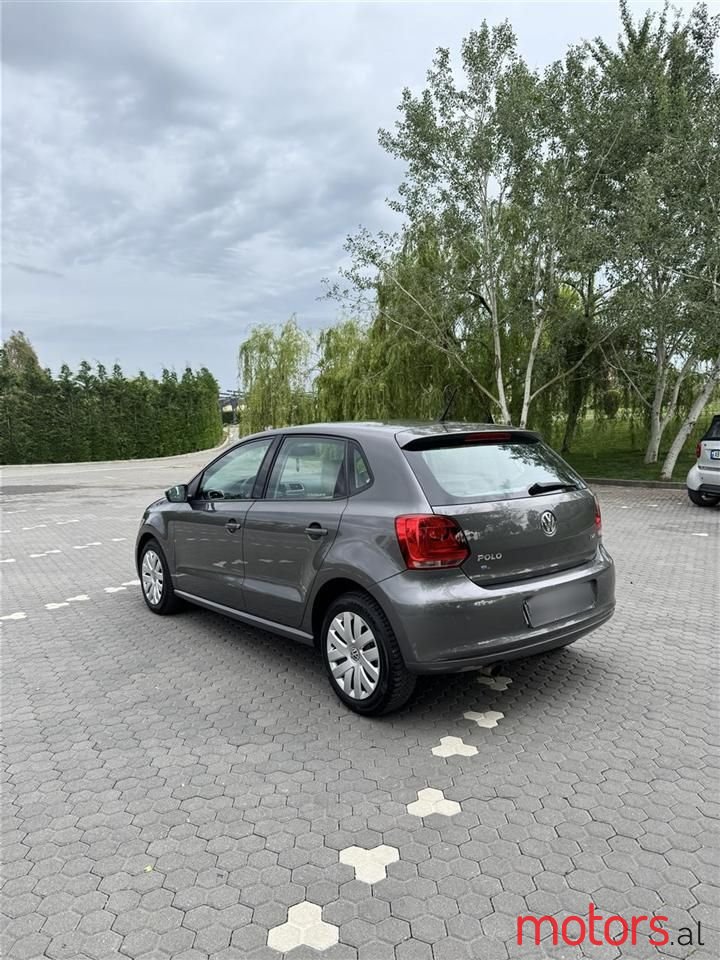 2010' Volkswagen Polo photo #4