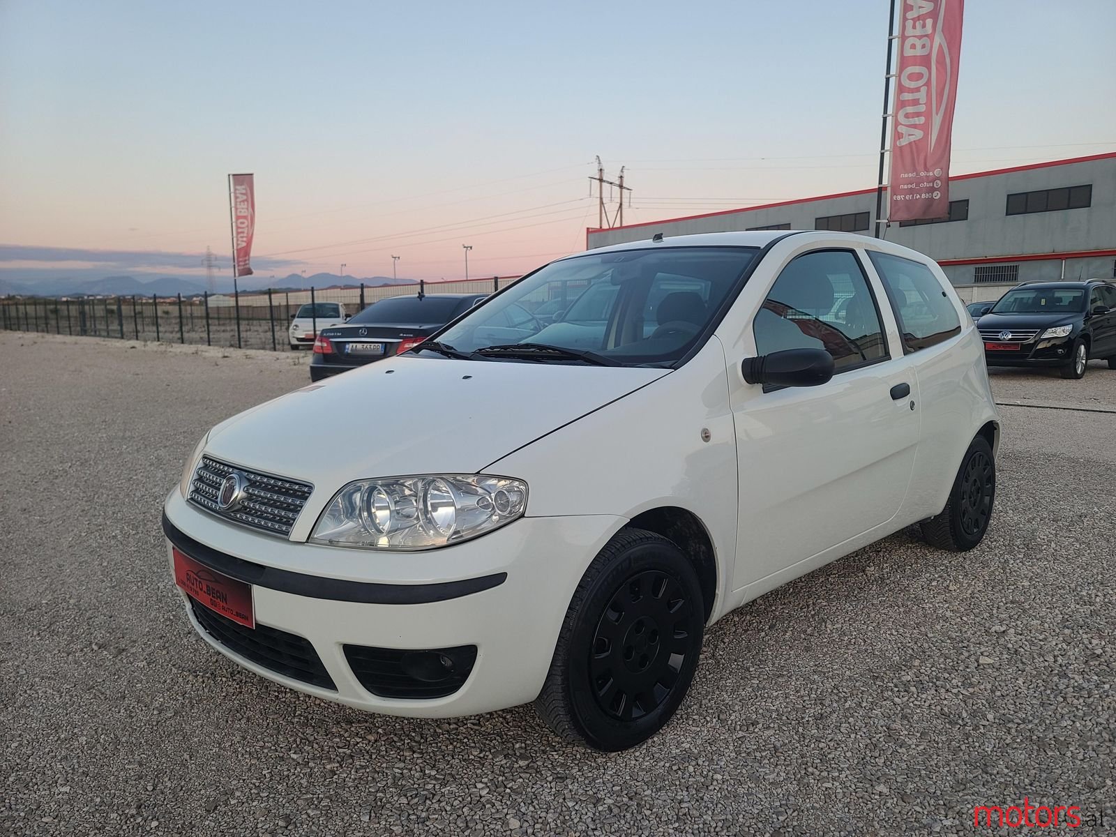2010' Fiat Punto photo #2