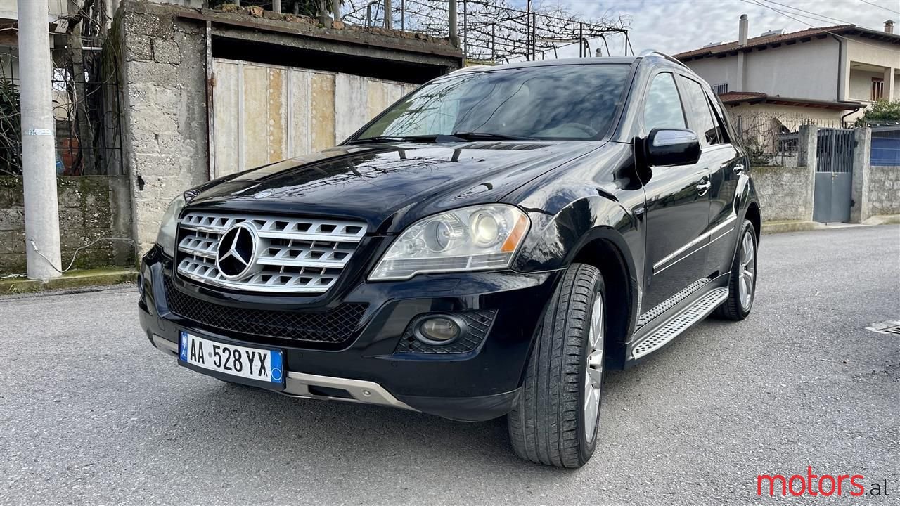 2010' Mercedes-Benz ML 350 photo #3