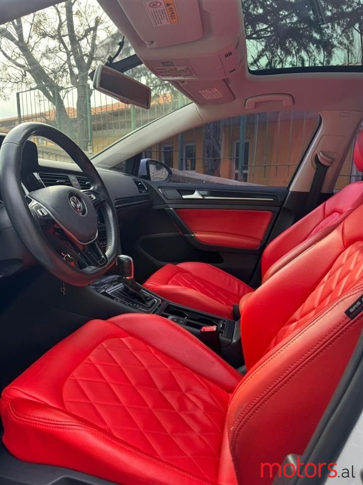 2013' Volkswagen Golf photo #6