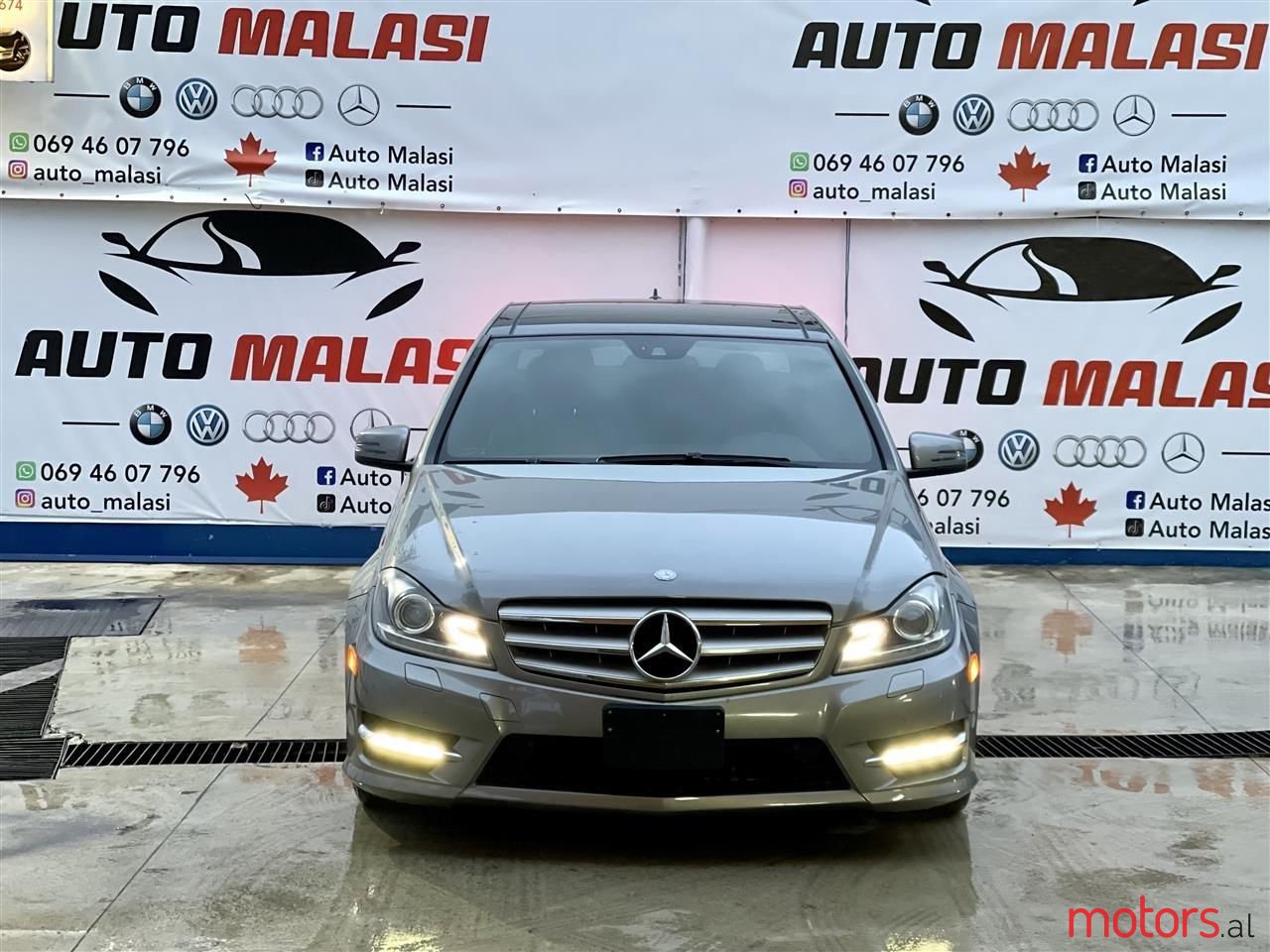 2012' Mercedes-Benz C 300 photo #6