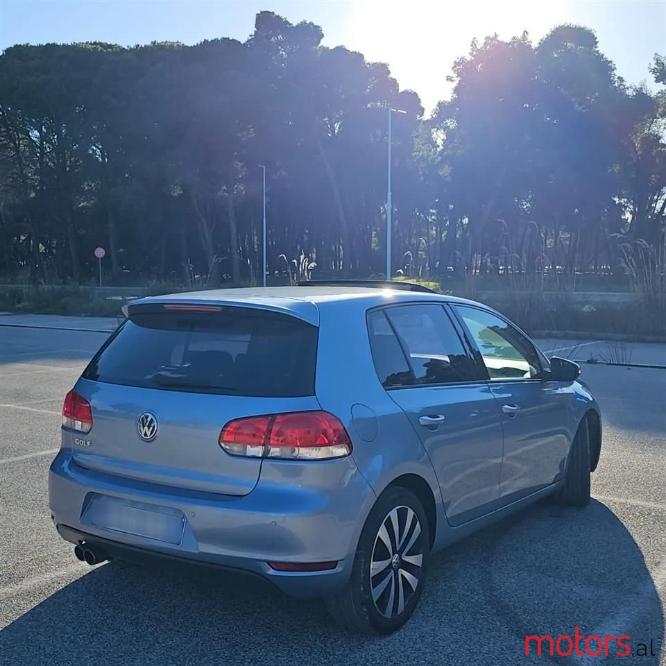 2009' Volkswagen Golf photo #6