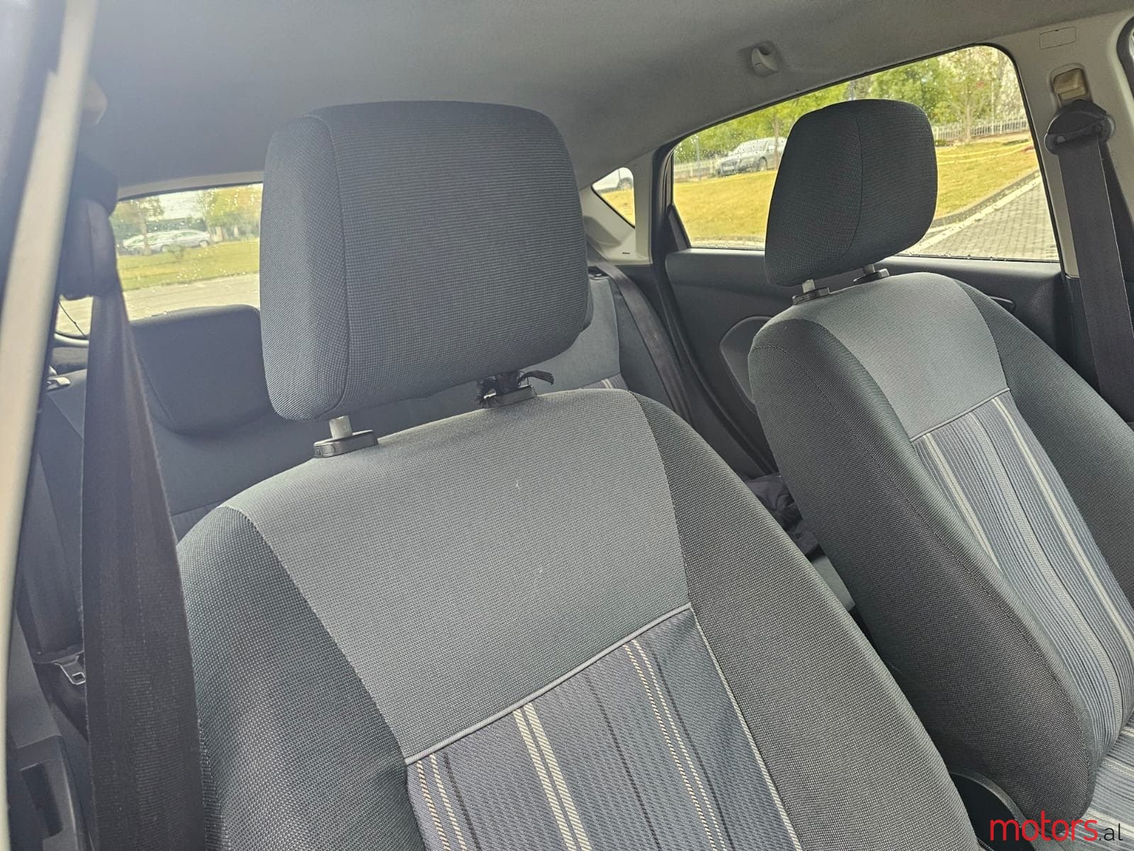 2010' Ford Fiesta photo #4