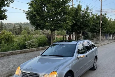 2005' Mercedes-Benz C 230