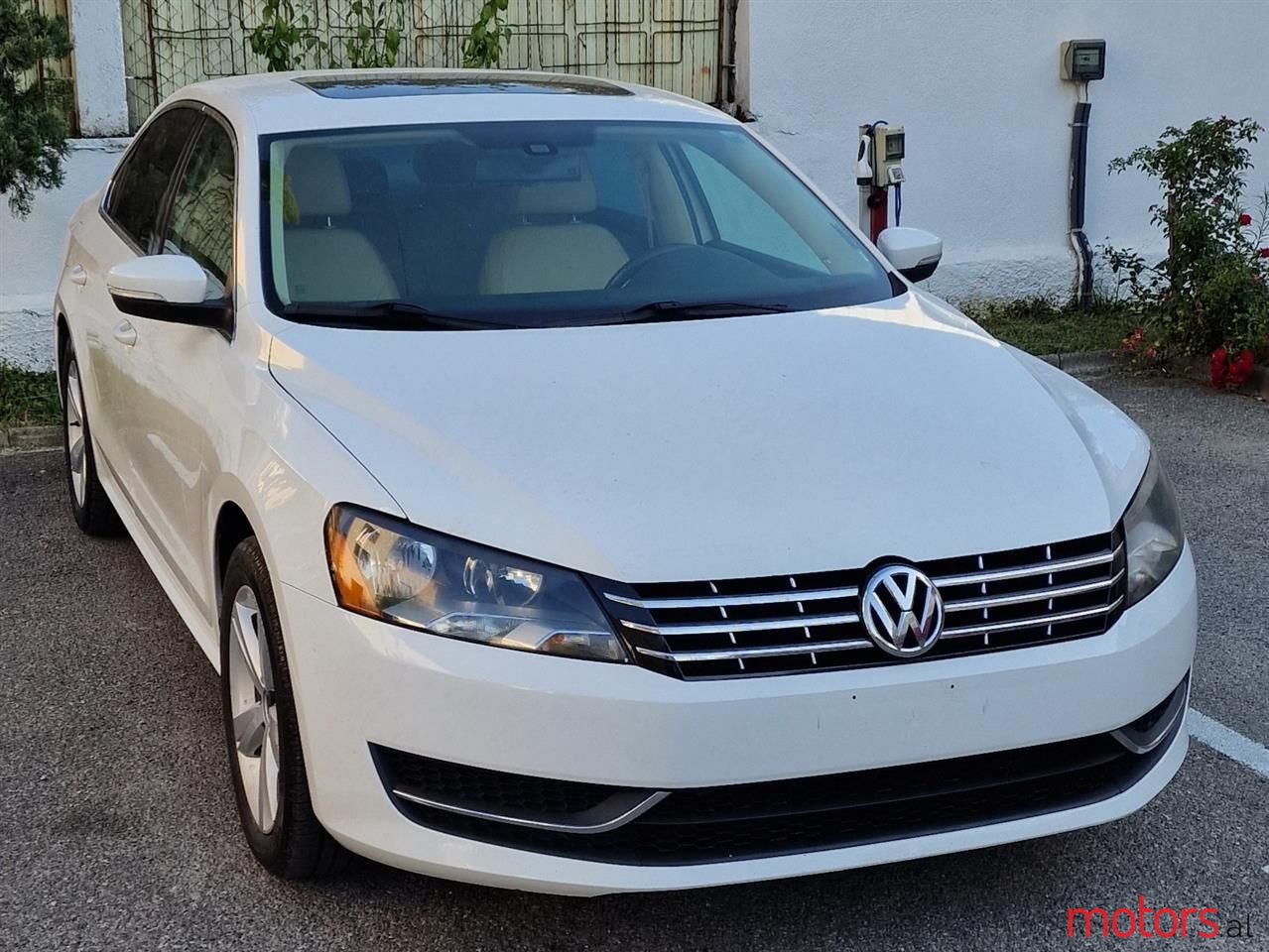 2013' Volkswagen Passat photo #1