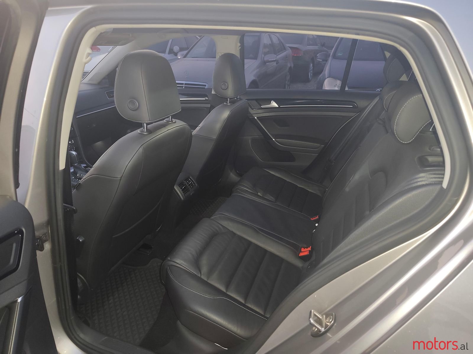 2015' Volkswagen Golf photo #3
