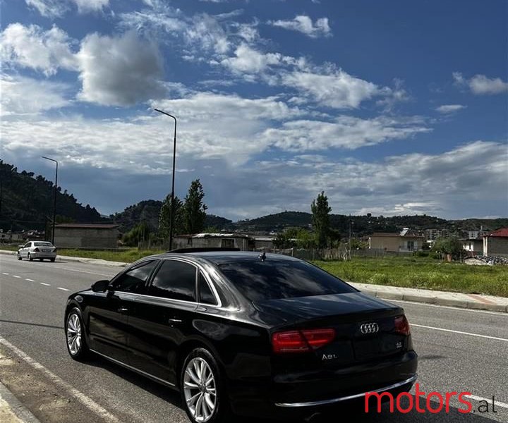 2012' Audi A8 photo #2