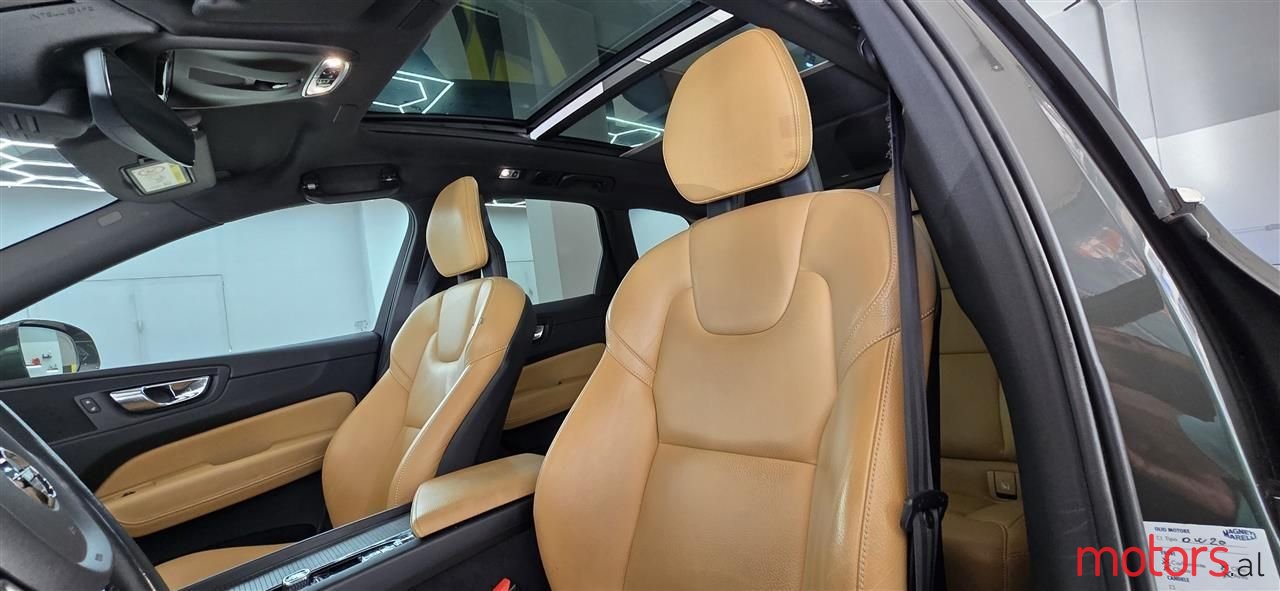 2017' Volvo Xc 60 photo #5