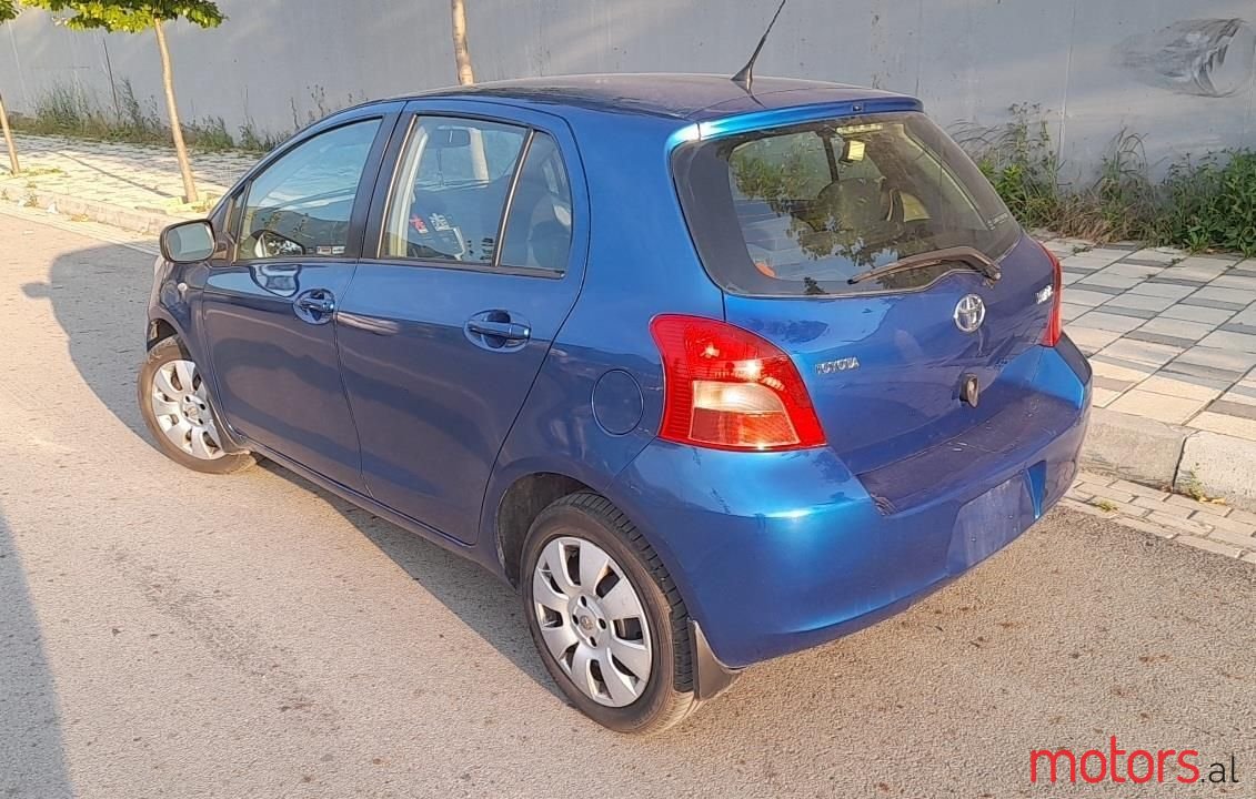 2008' Toyota Yaris photo #5