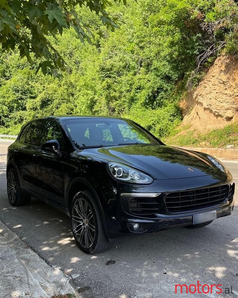 2016' Porsche Cayenne photo #1
