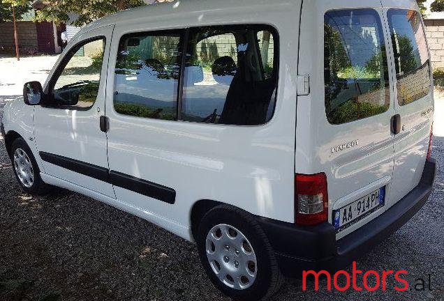 2010' Peugeot Partner photo #1