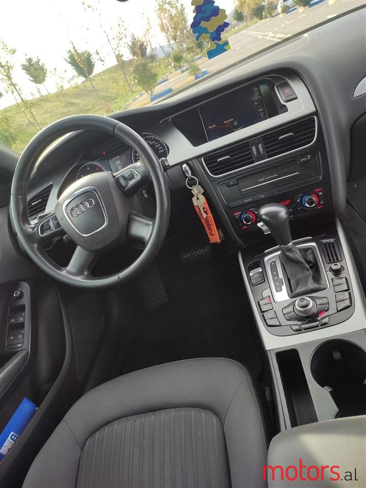 2010' Audi A4 photo #5