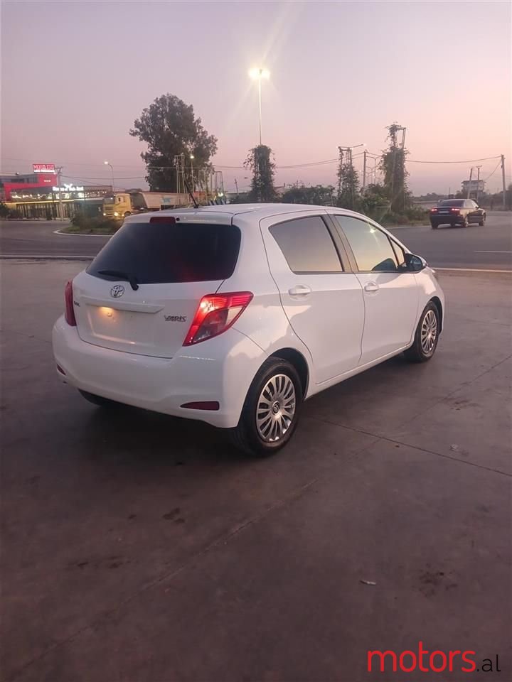 2014' Toyota Yaris photo #4