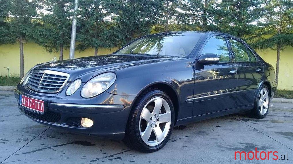 2002' Mercedes-Benz E 220 photo #2