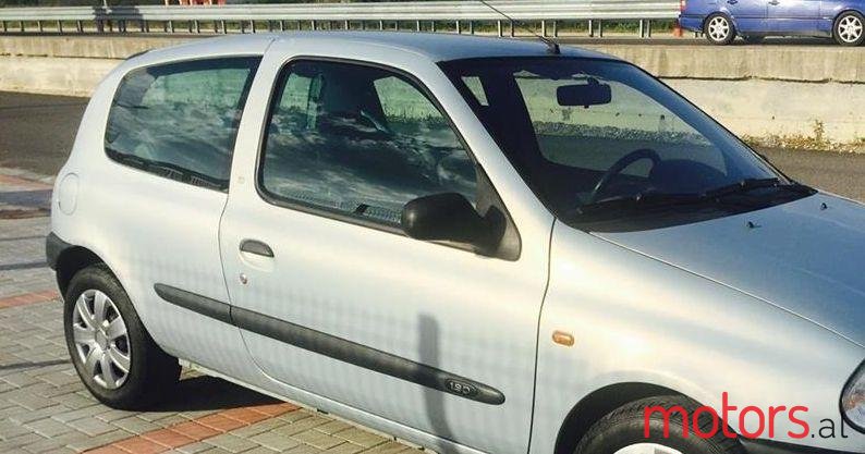 2000' Renault Clio photo #1