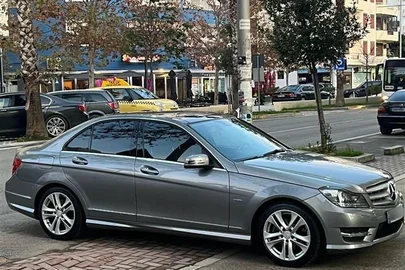 2013' Mercedes-Benz C 220