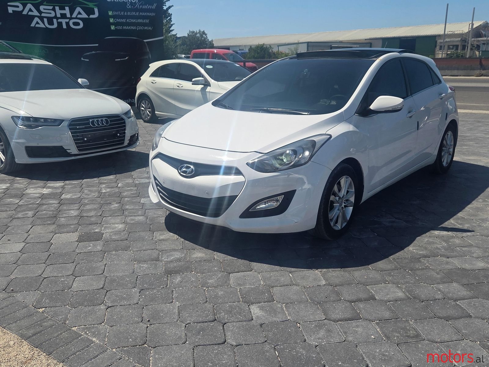 2013' Hyundai i30 photo #2
