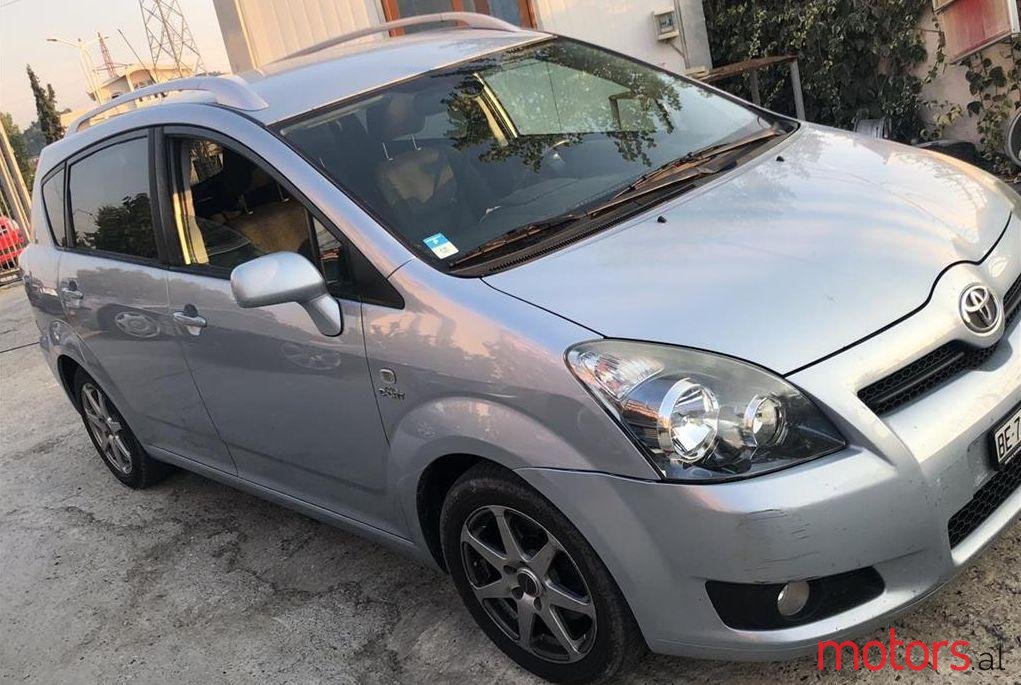 2008' Toyota Verso photo #2