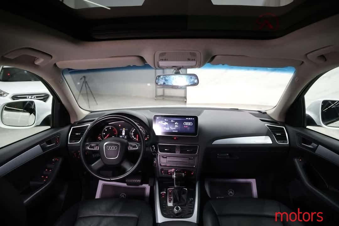 2010' Audi Q5 photo #2