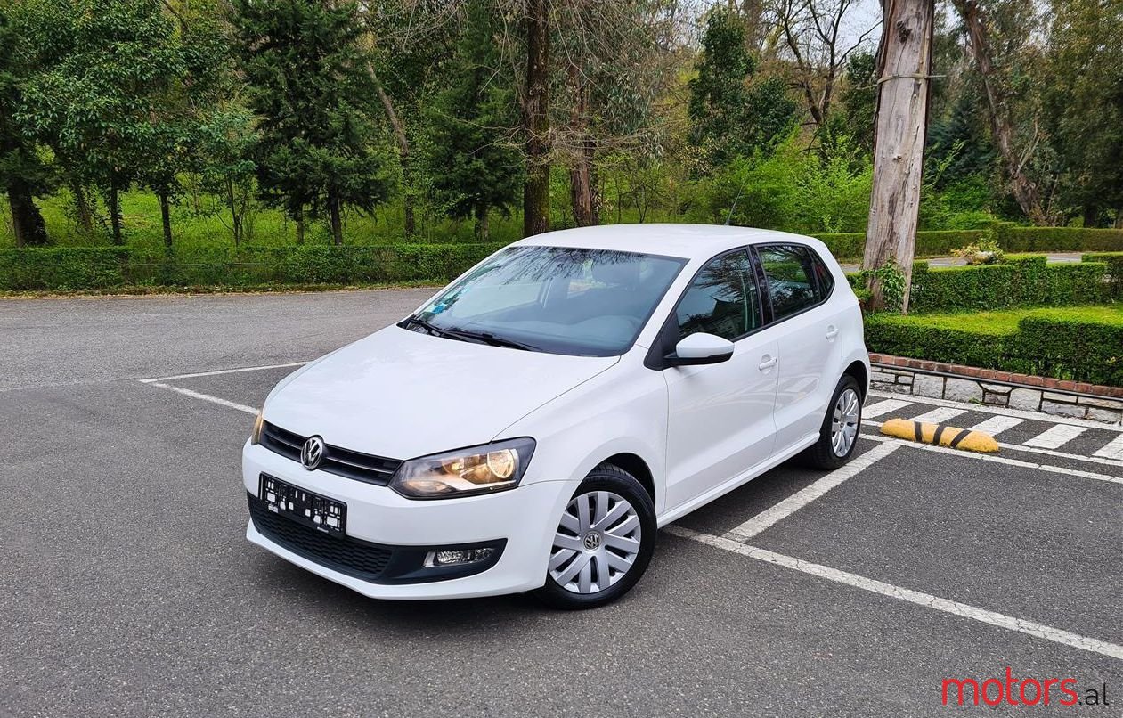 2011' Volkswagen Polo photo #1