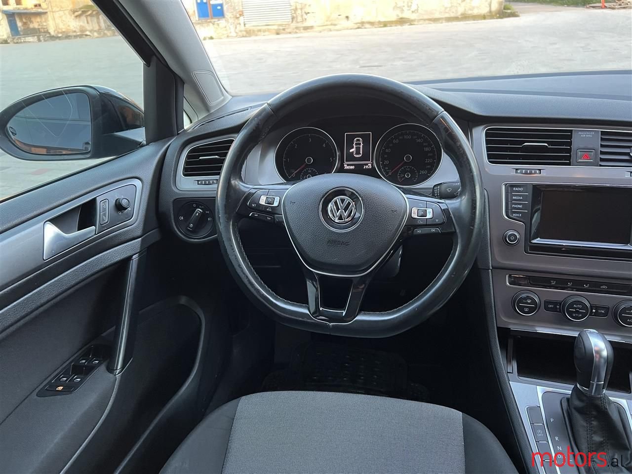 2014' Volkswagen Golf photo #3