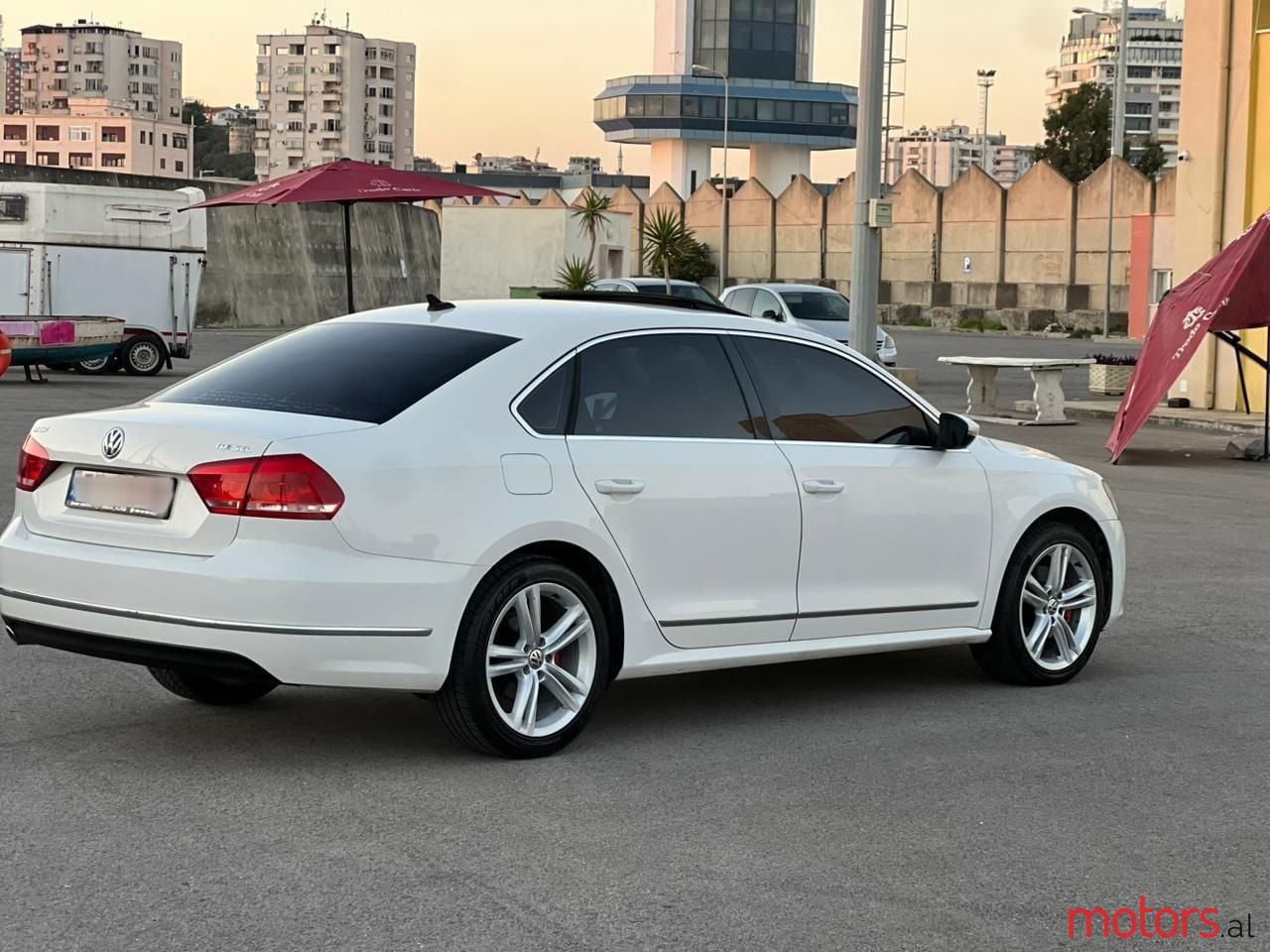 2012' Volkswagen Passat photo #6