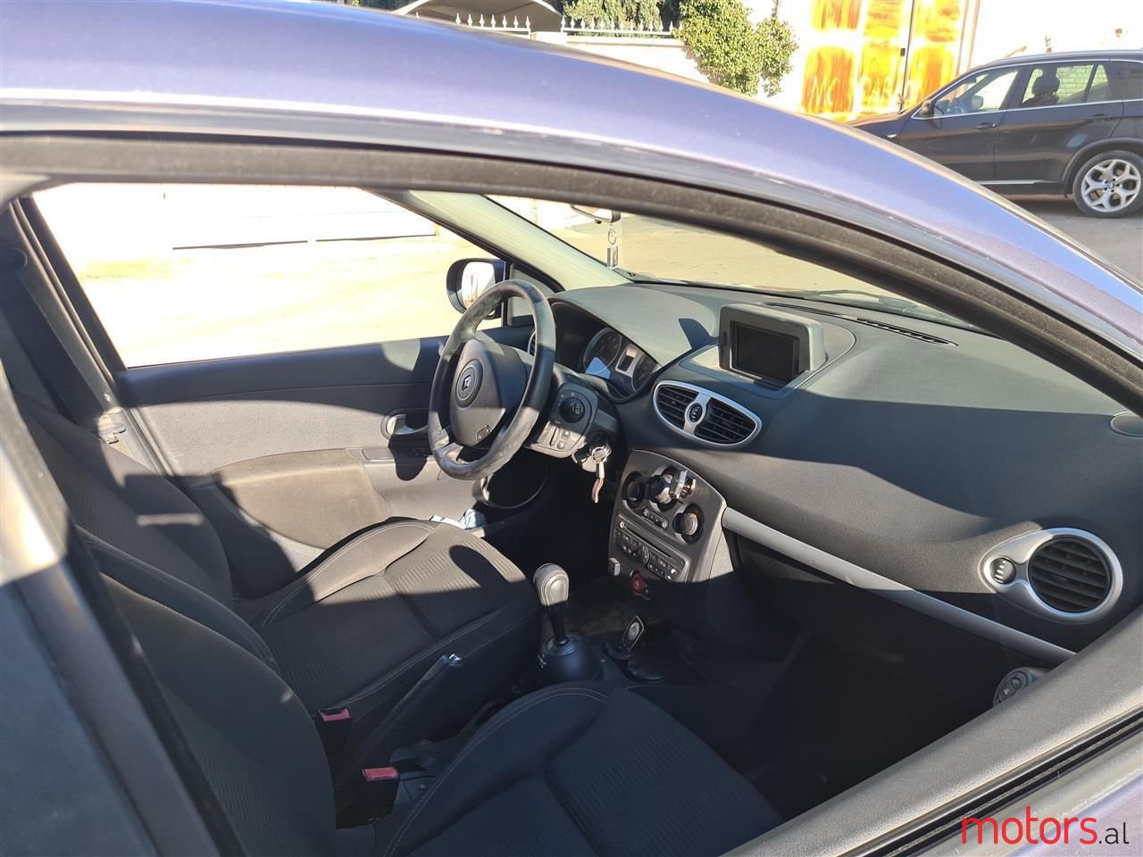 2009' Renault Clio photo #4