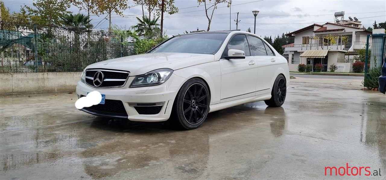 2012' Mercedes-Benz C 300 photo #2