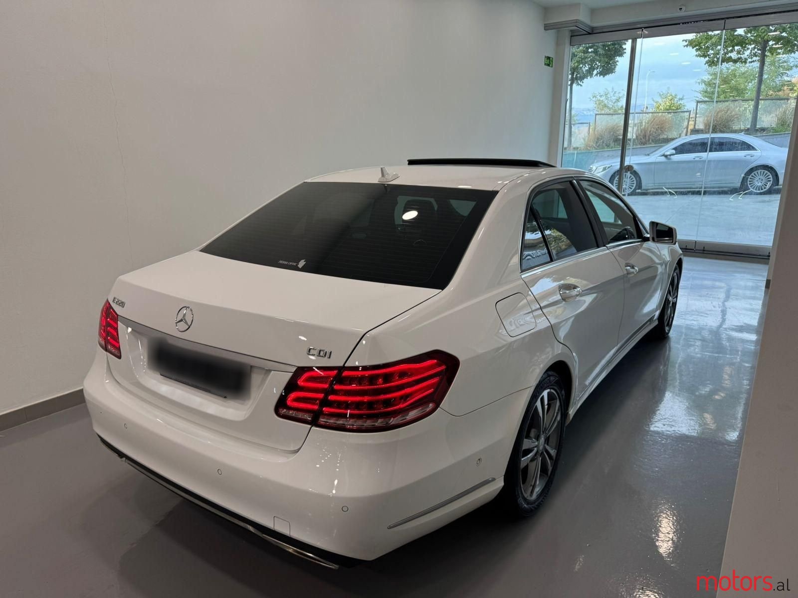2014' Mercedes-Benz E 220 photo #2