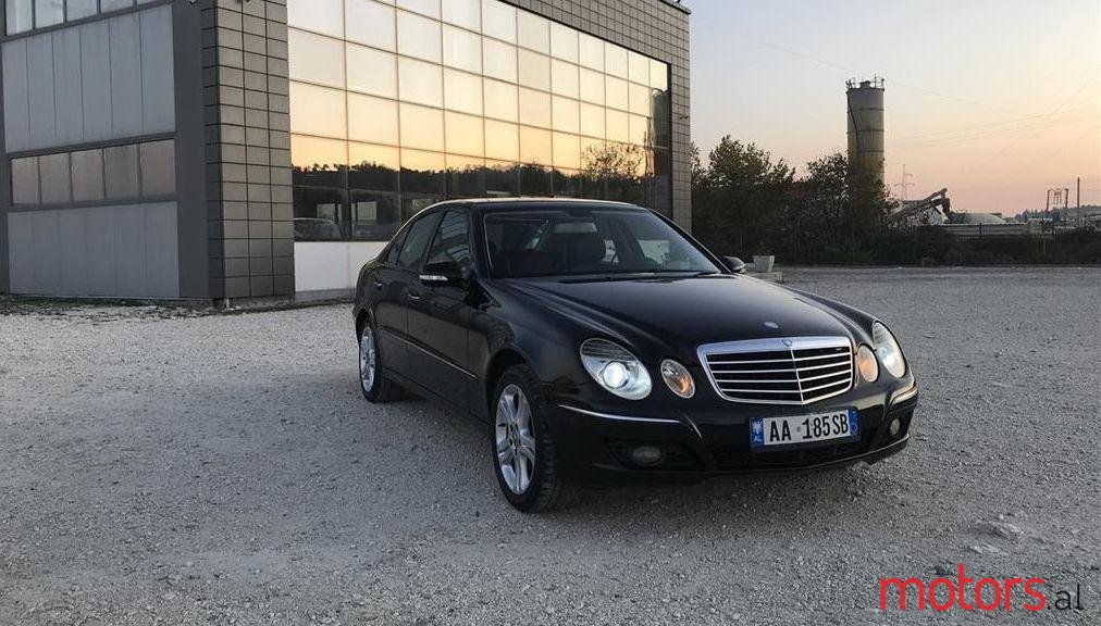 2008' Mercedes-Benz E 220 photo #1