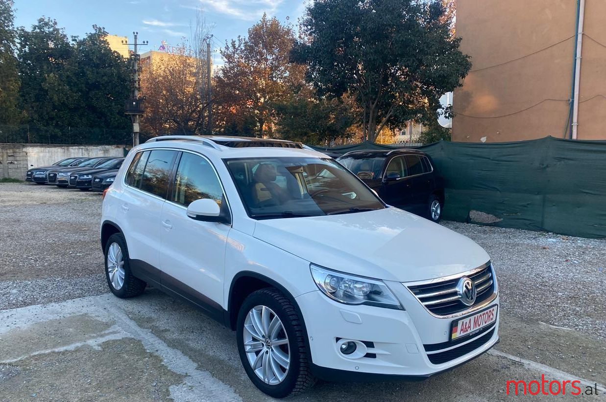 2009' Volkswagen Tiguan photo #1