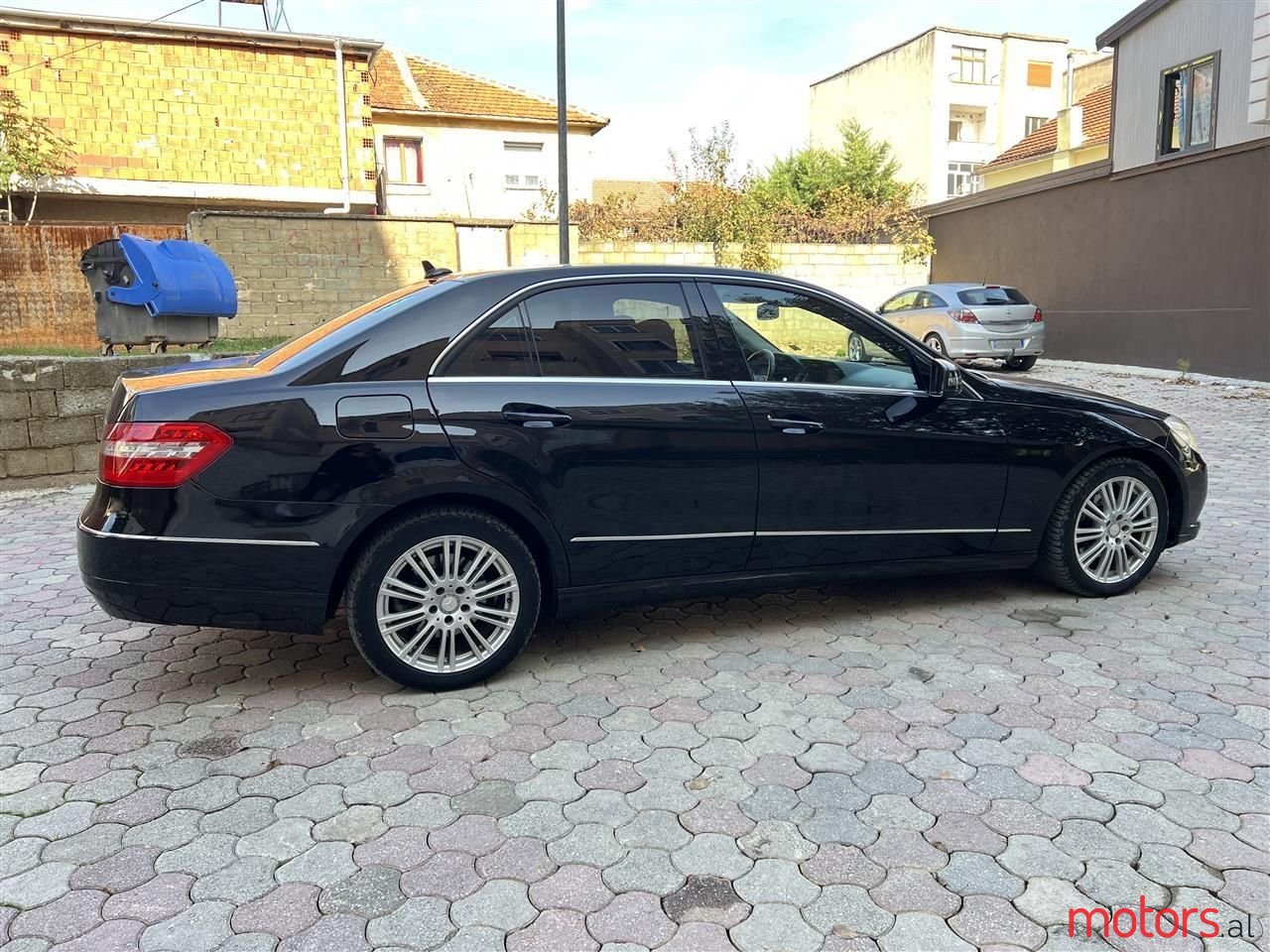 2013' Mercedes-Benz E 220 photo #5