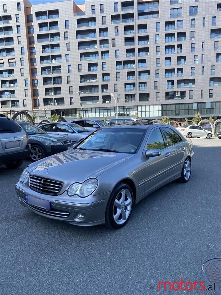 2005' Mercedes-Benz C 220 photo #1