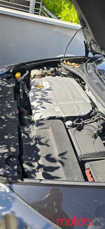 2010' Renault Laguna photo #5