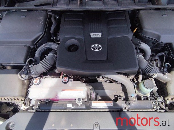 2022' Toyota Land Cruiser photo #6