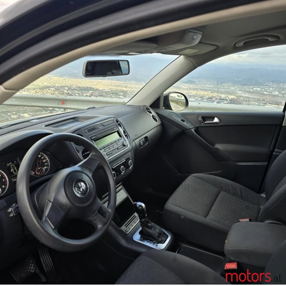 2013' Volkswagen Tiguan photo #4