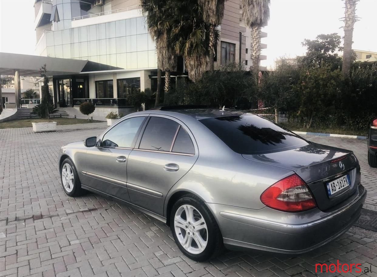 2008' Mercedes-Benz E 320 photo #3