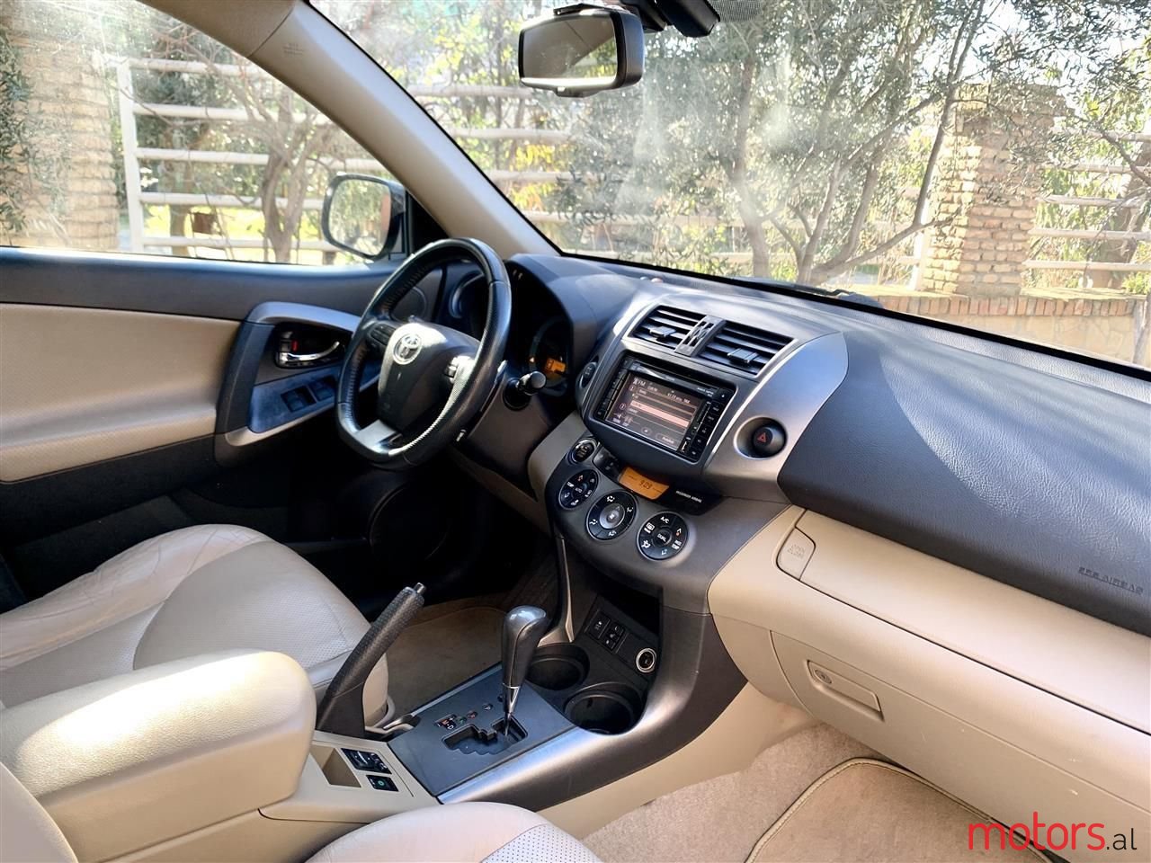 2010' Toyota RAV4 photo #2