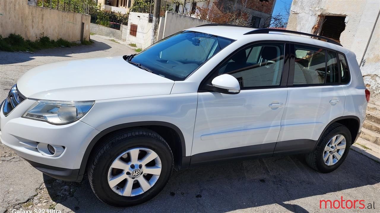 2009' Volkswagen Tiguan photo #6