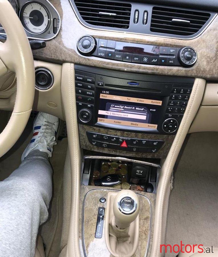 2009' Mercedes-Benz CLS 320 photo #2